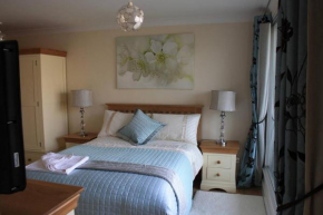 GuestReady - Relaxing Ensuite Room with Balcony
